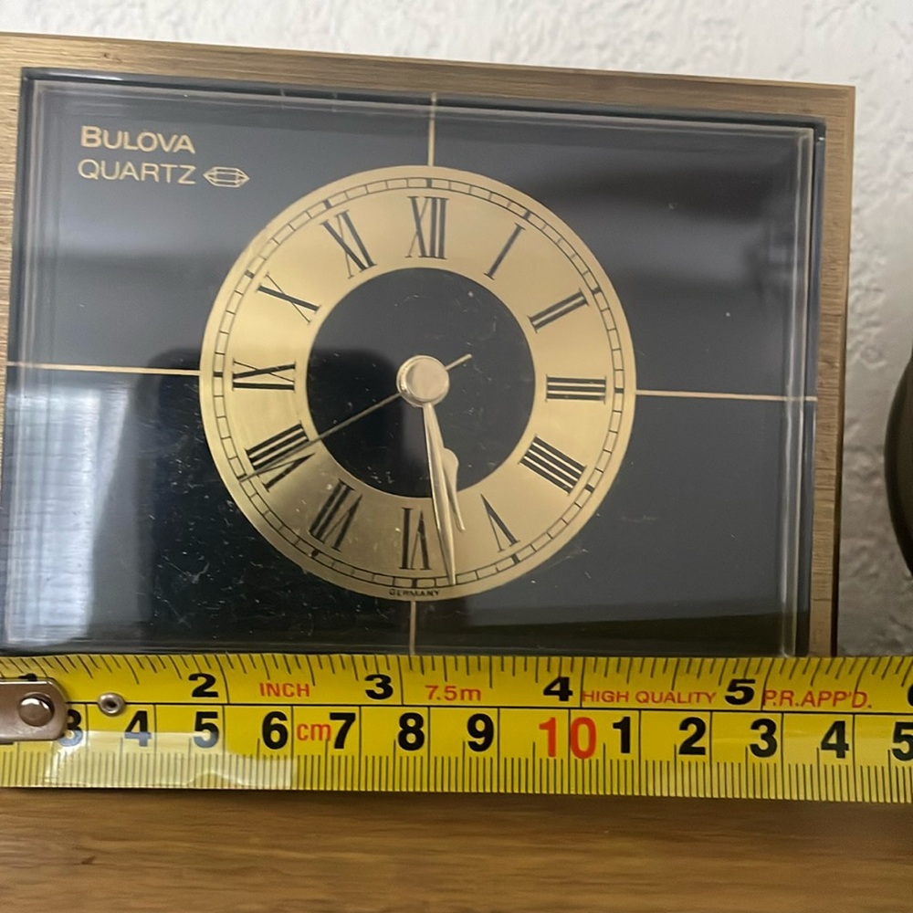 Vintage Bulova battery operated clock